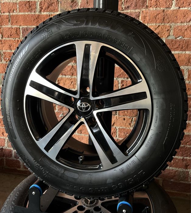 Koła Zimowe 16 Toyota Yaris Cross 205/65R16 Goodyear Nowe Czujniki