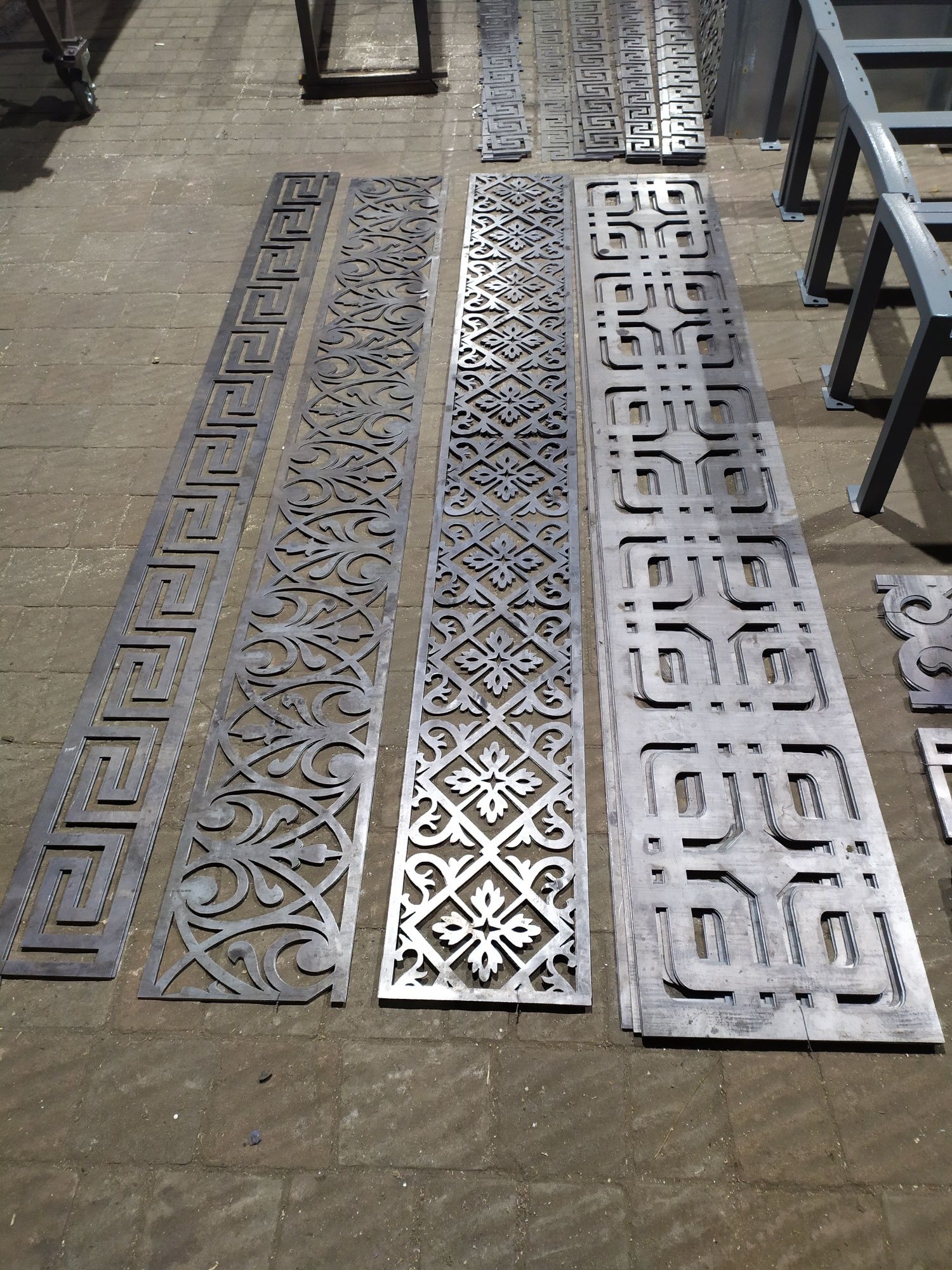 Декоративные металлические вставки Лазерная  резка Ковка Ворота Перила