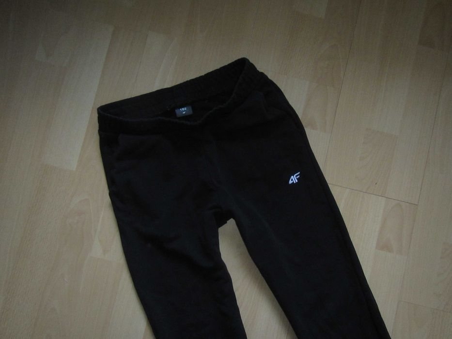 4F spodnie dresowe rozm.152