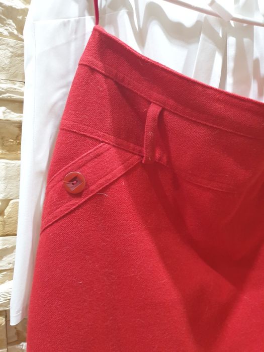 Czerwona spódnica na podszewce