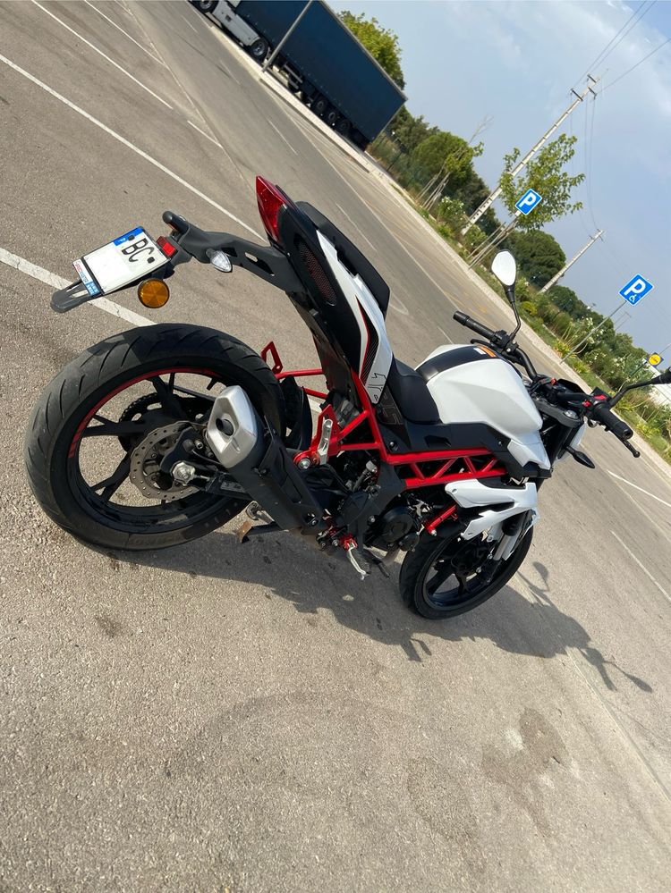 Benelli BN125 23