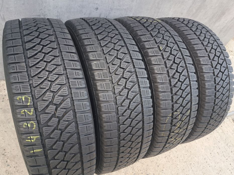 Резина зимова, 215/70 R15C Bridgestone Blizzak W810 (арт. 14323)