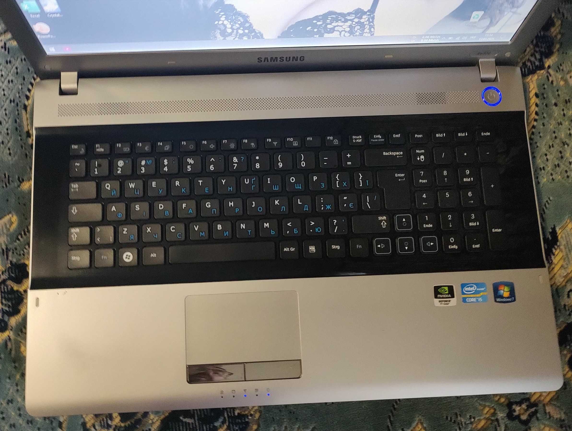 Samsung RV720, екран-17.3 i5,8/500,nVIDIA GeForce GT 520M-1 ГБ