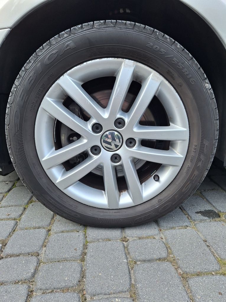 Felgi aluminiowe VW 16" 5x112 6j piasta 57,1 ET50 koła 205/55R16