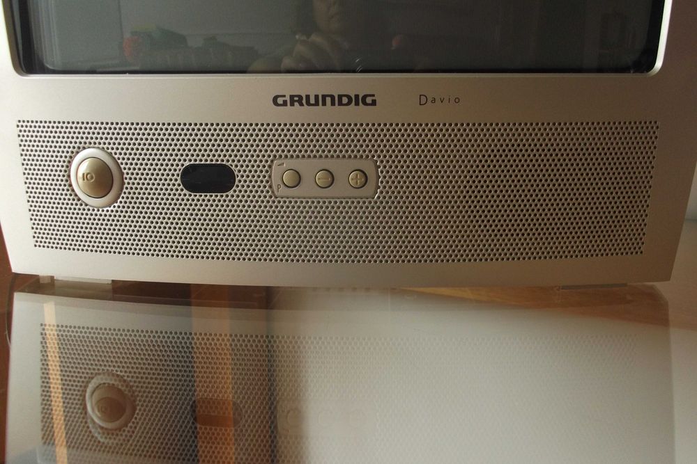 Televisão GRUNDIG Davio
