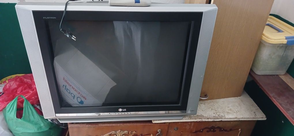 Телевизор LG большой