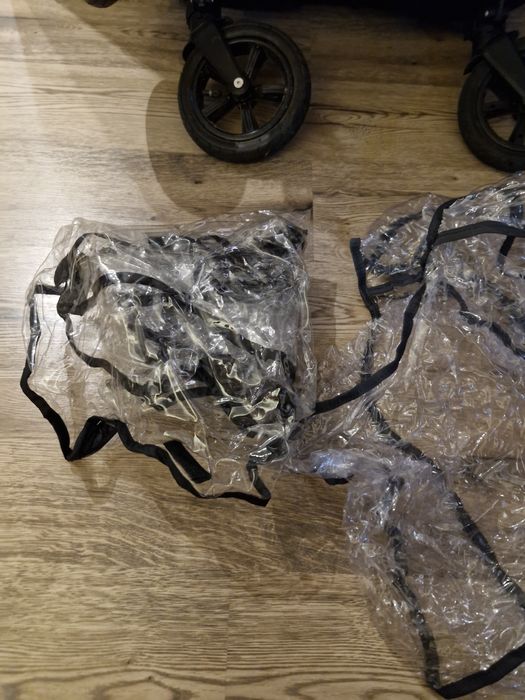 Valco Snap Duo Sport- wózek bliźniaczy z adapterami do nosidełek