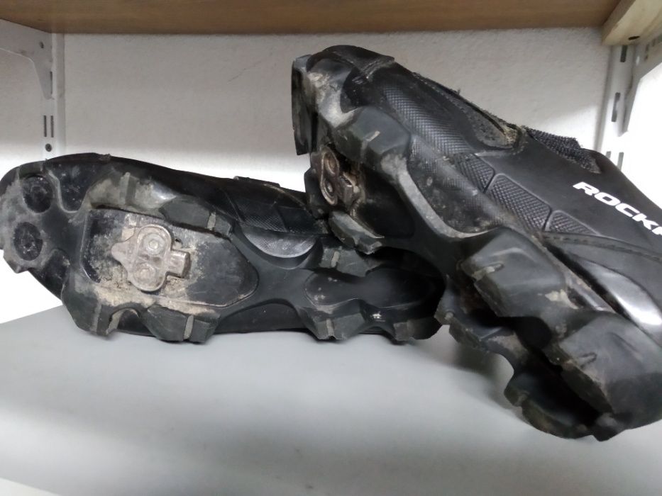 Chuteiras de Futebol e Sapatos Encaixe de bike