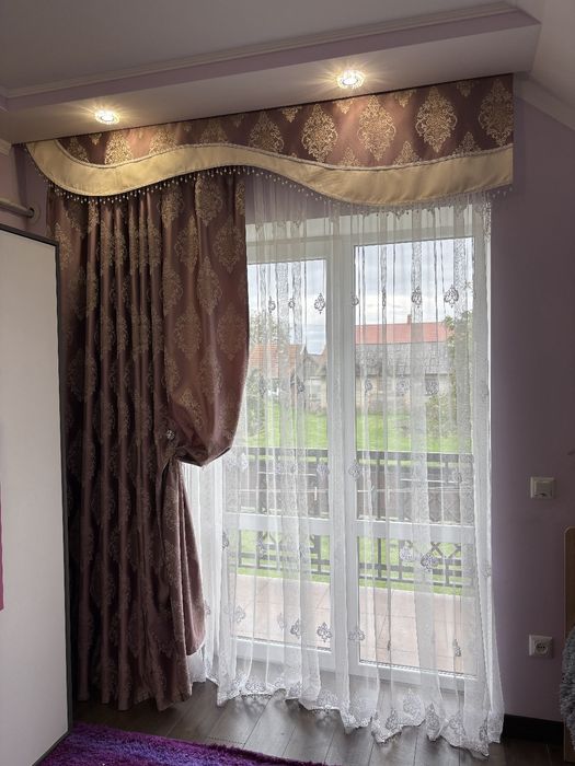 Продаються штори,ламбрекени. Ціна 3000грн
Ламбрекени довжина 175с