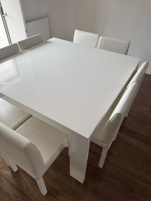 Mesa de sala de jantar