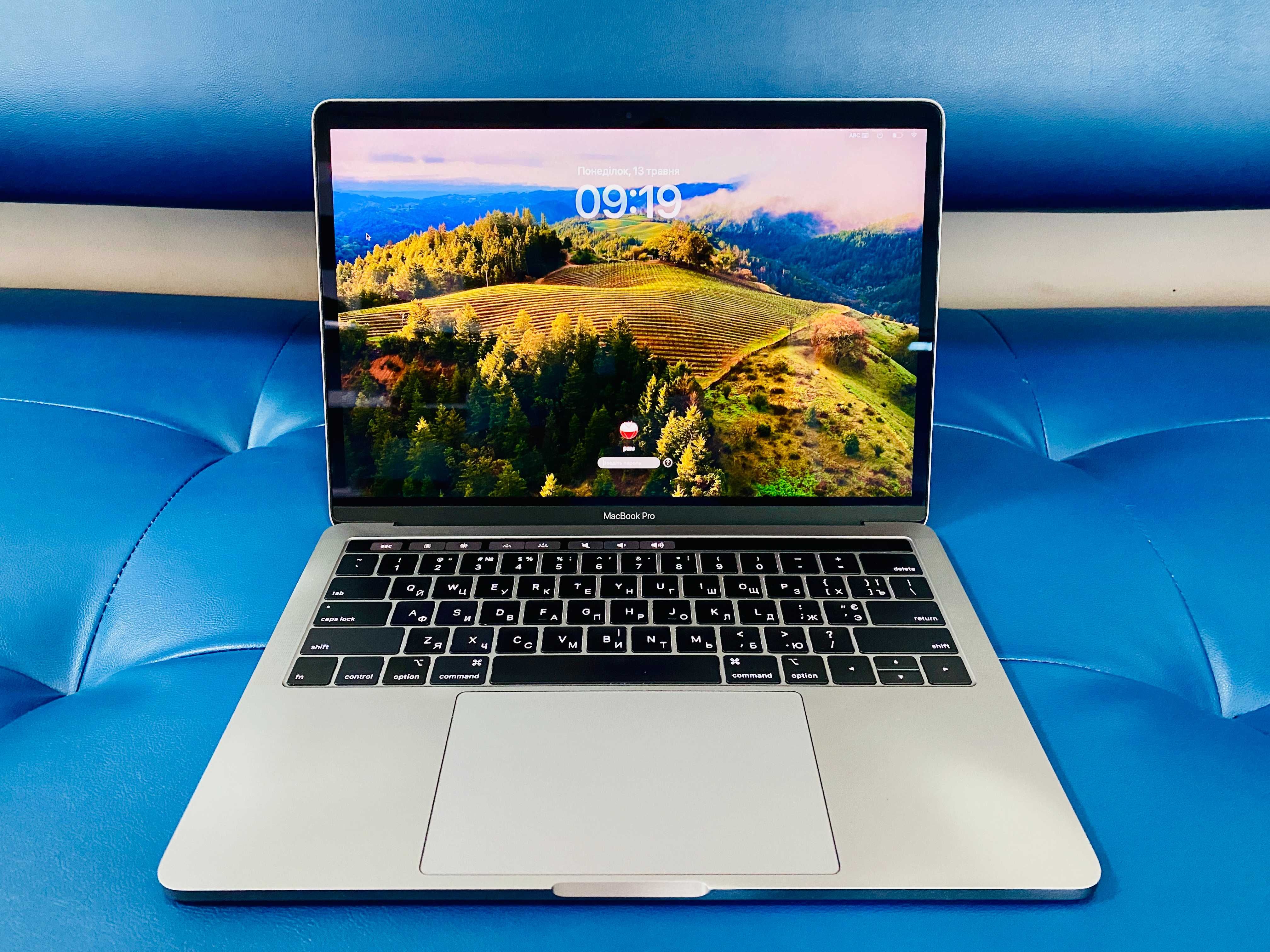 Ноутбук MacBook Pro 13 2019 A1989 Touch Bar / Core i5 / 8GB / 256GB