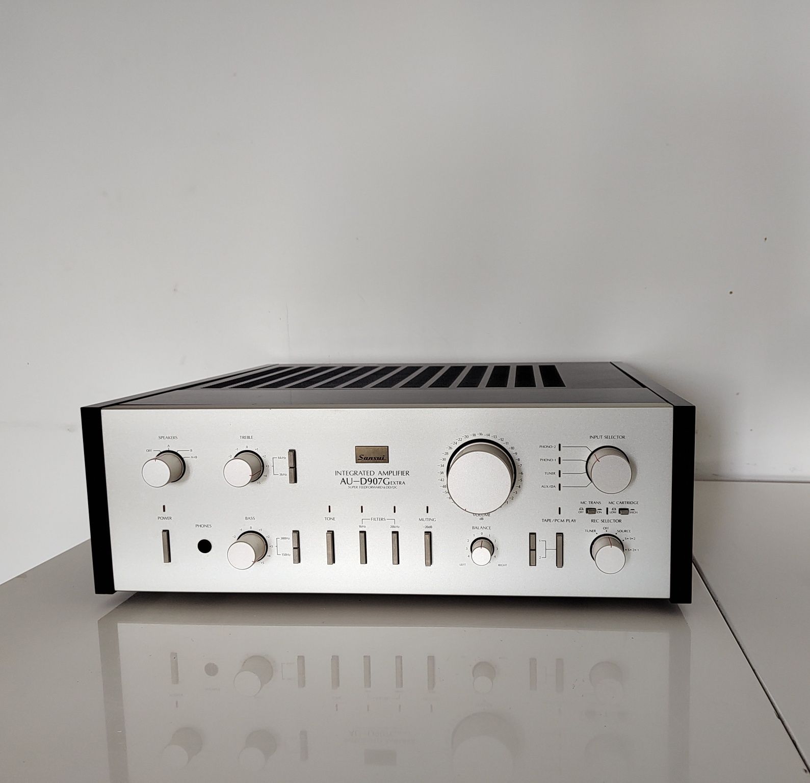 Sansui AU-D907G Extra , kultowy wzmacniacz stereo SREBRNY KOLOR