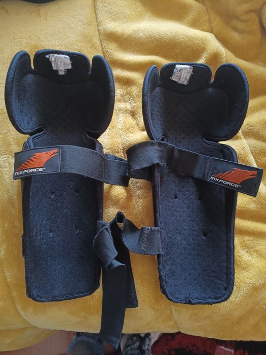 Vendo joelheiras /caneleiras