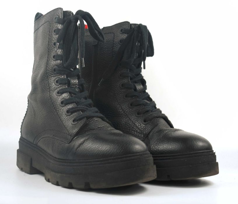 Używane Tommy Hilfiger Trapery Monochromatic Lace Up Boot rozmiar 40