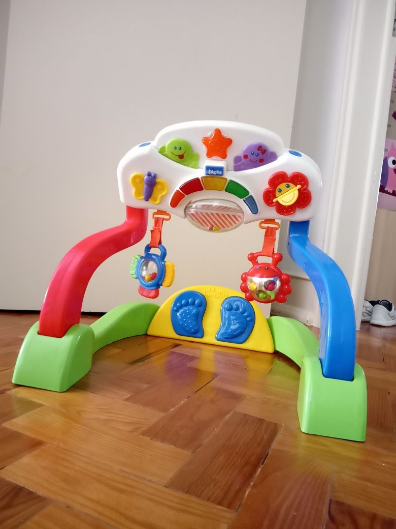 Brinquedo/ginásio da Chicco