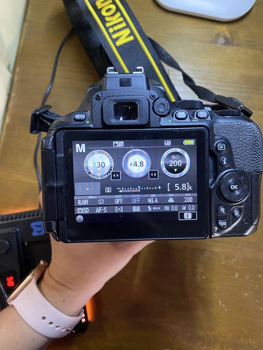 Nikon d5600 з китовим обєктивом