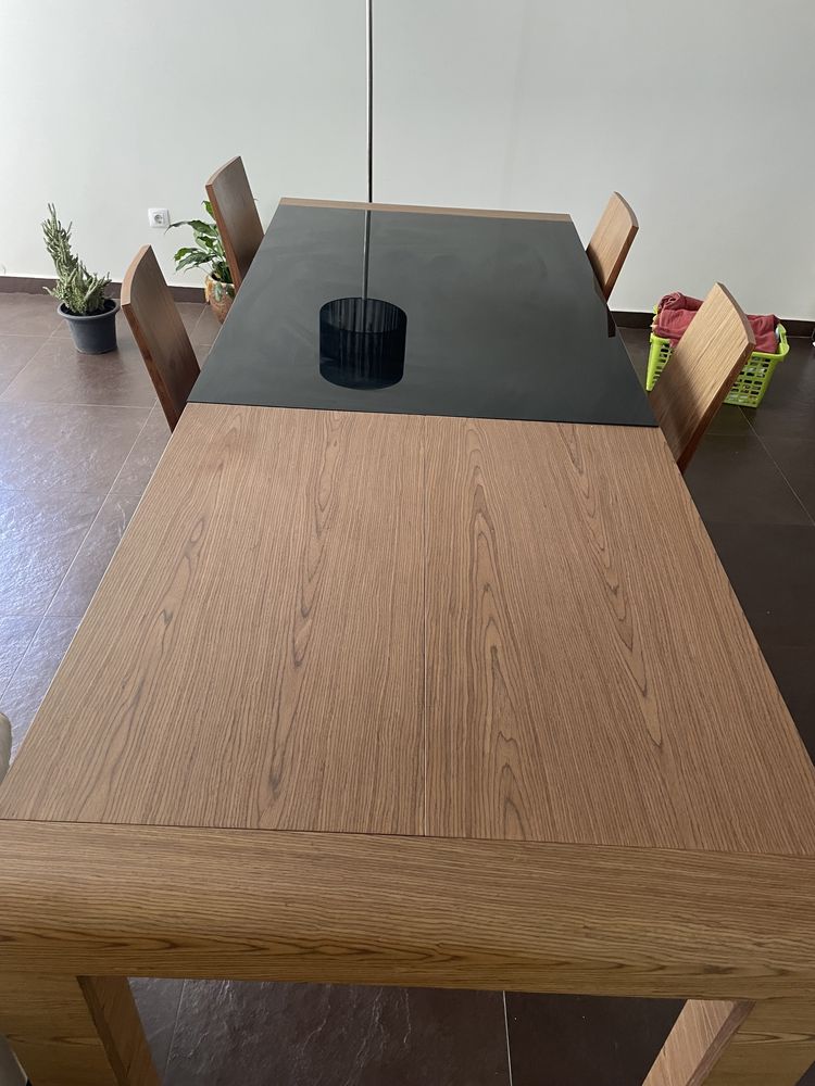 Mesa Sala de jantar em madeira de cerejeira + 4 cadeiras