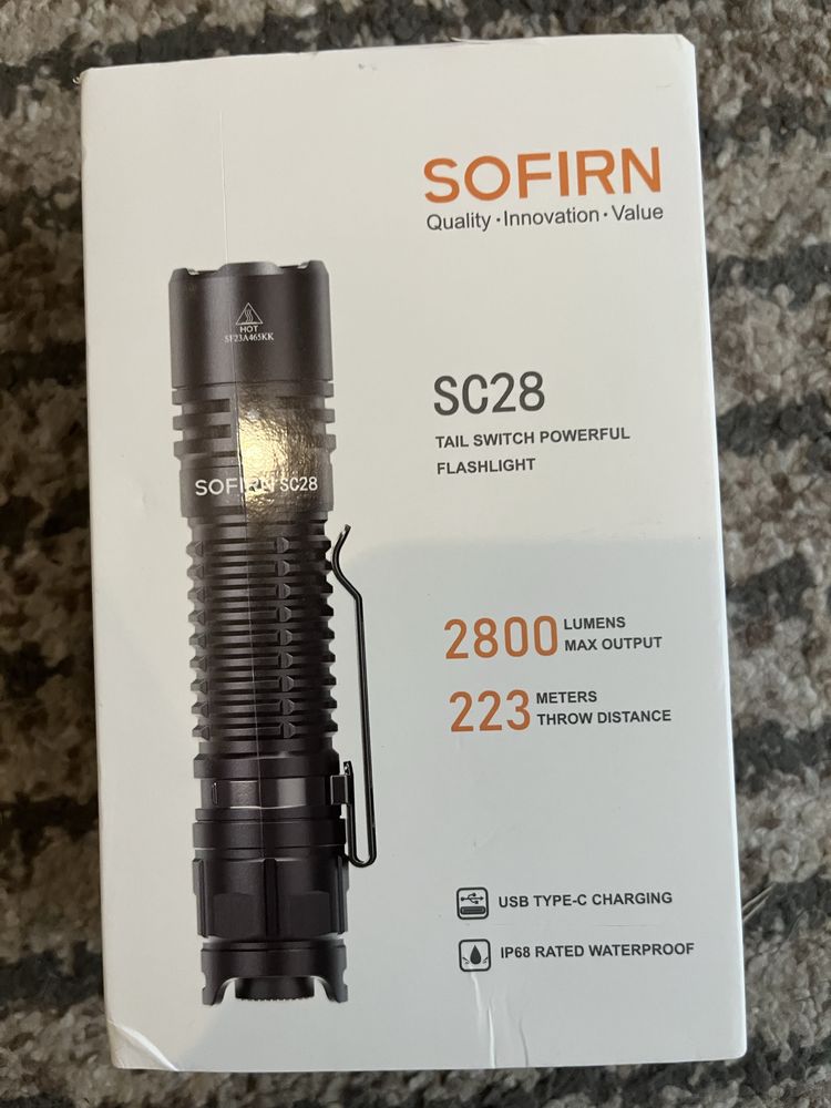 Latarka Sofirn SC28