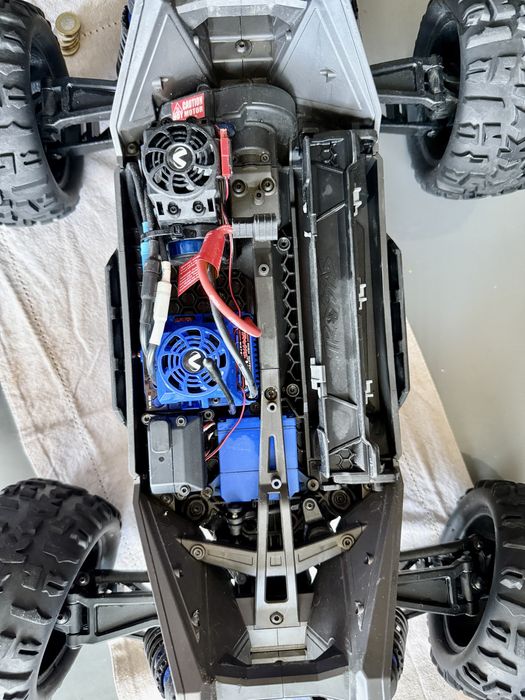 Traxxas wide maxx v2