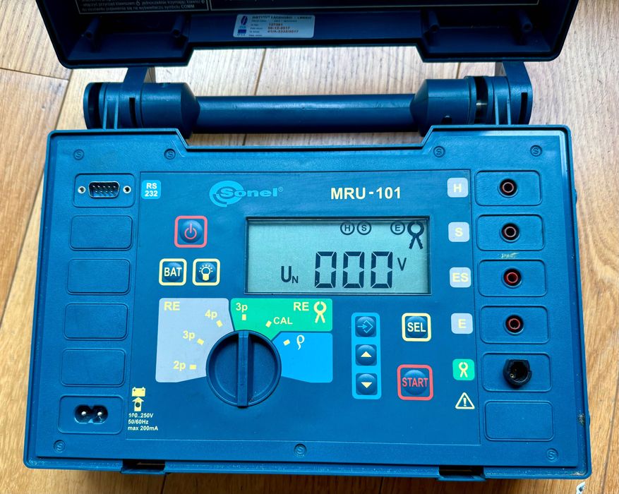 Miernik rezystancji uzieminia SONEL MRU-101 z wzorcowaniem.
