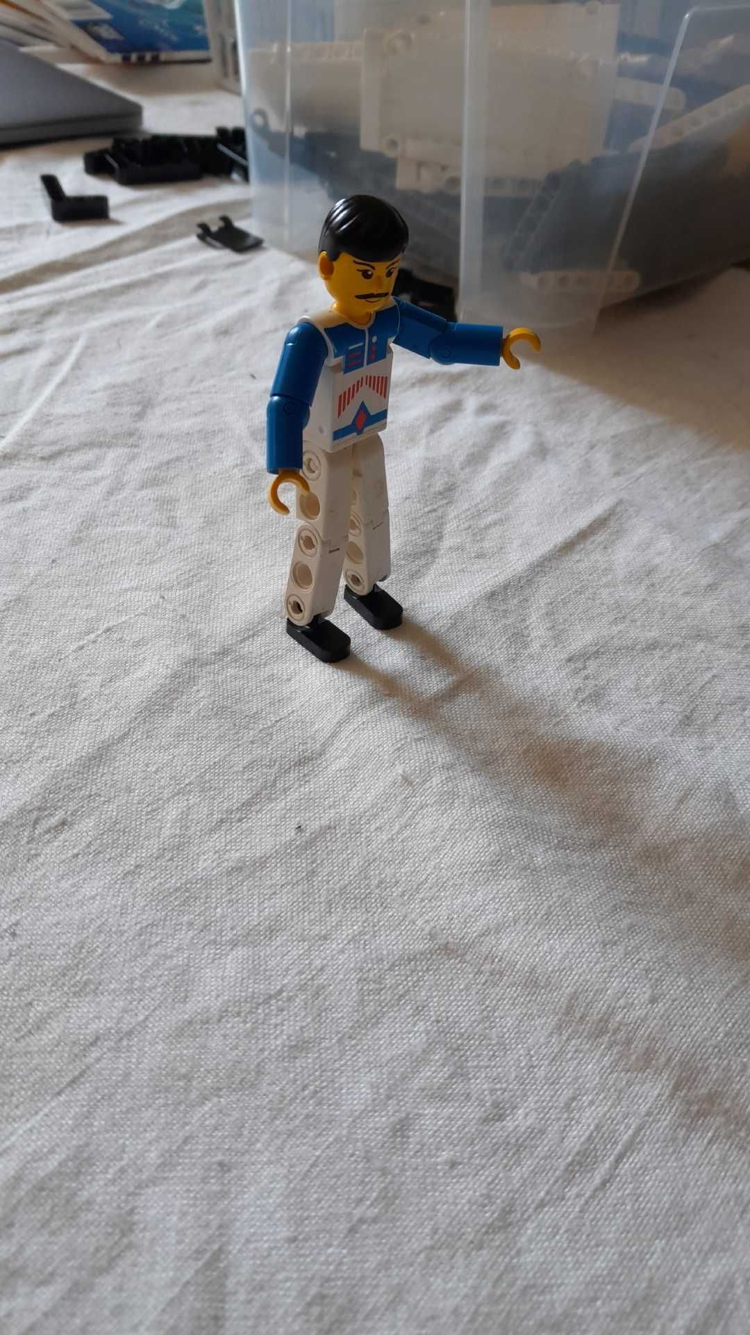 Ludzik LEGO TECHNIC niebieski figurka, unikat