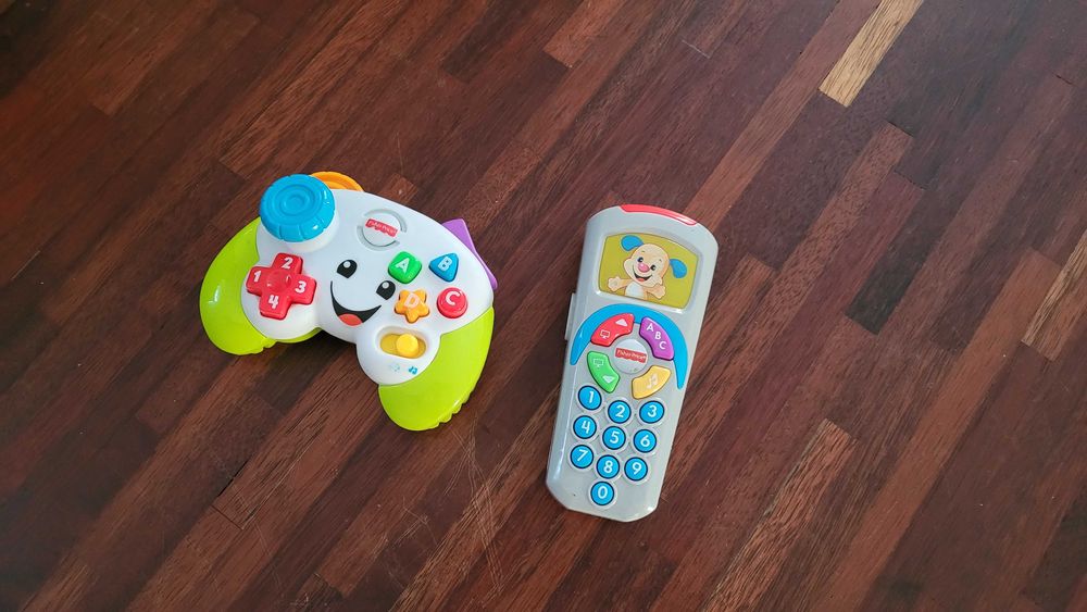 zabawki zestaw Fisher Price pad i telefon, interaktywne edukacyjne