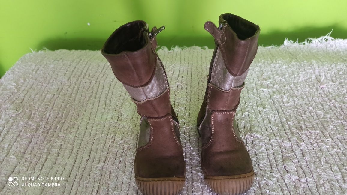 Botas de pele para menina número 22