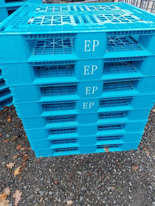 Mocne palety plastikowe niebieskie