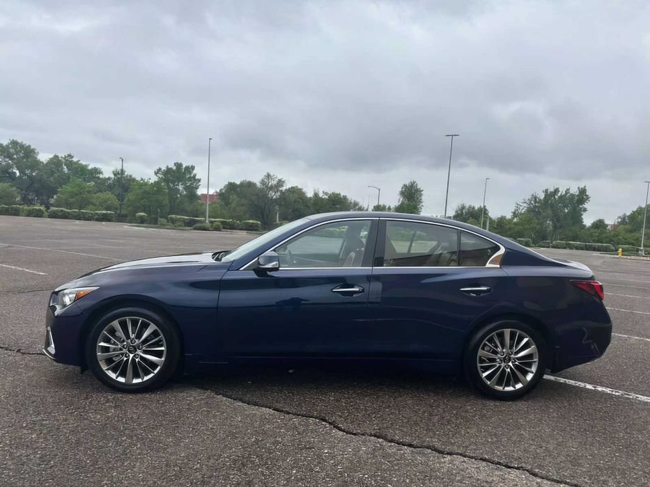 Infiniti Q50      2024