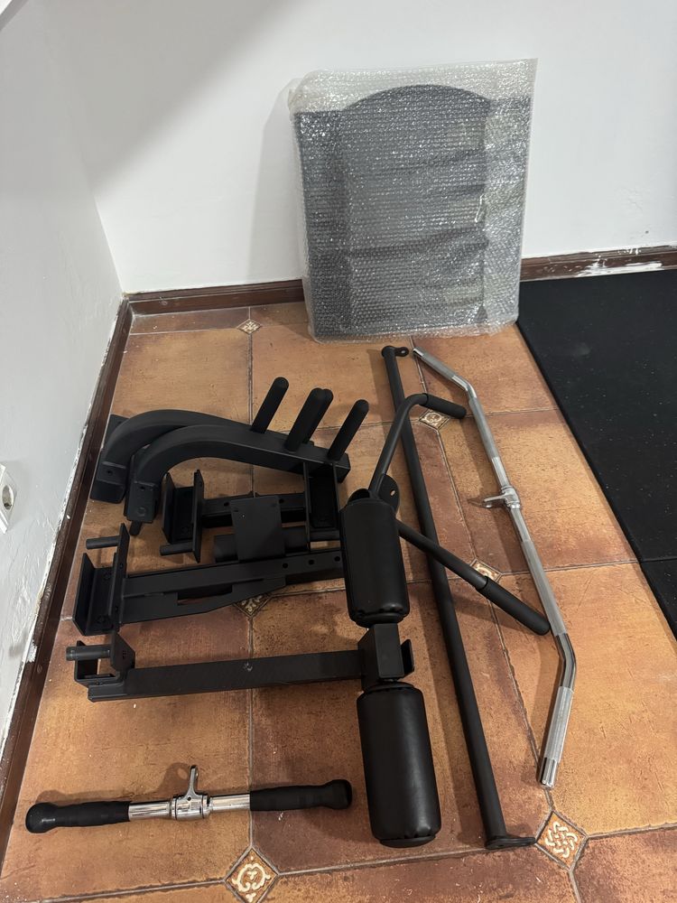 Máquina Multifuncional TITANIUM STRENGTH B200 V3 + extras
