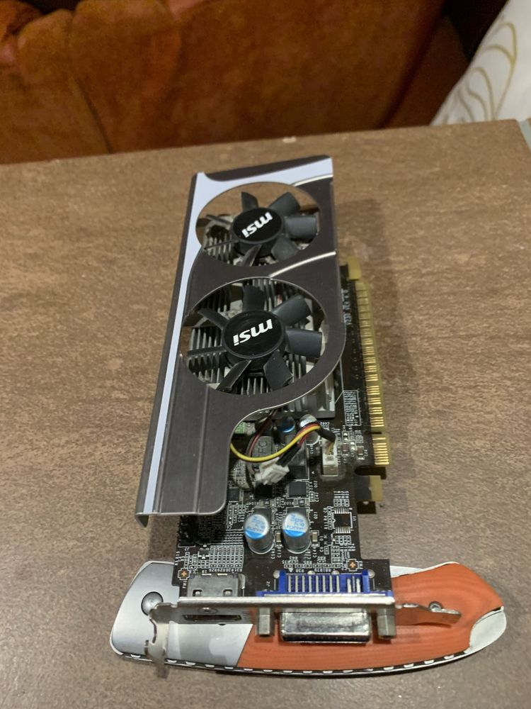MSI GeForce GT 440 1GB DDR3 128bit 96Core 810Mh