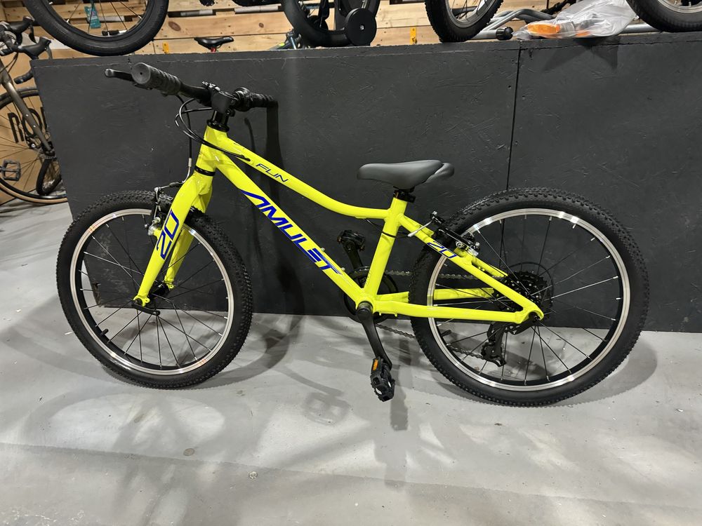 Super lekki rower Amulet Fun 20 cali 8 kg 2025
