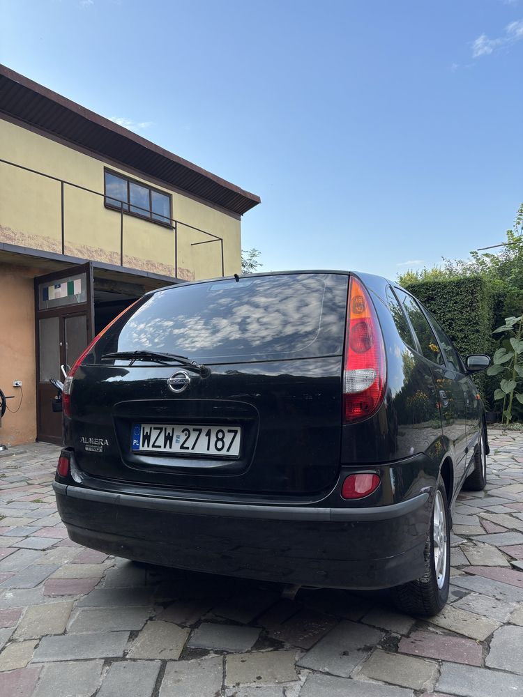 Nissan Almera Tino