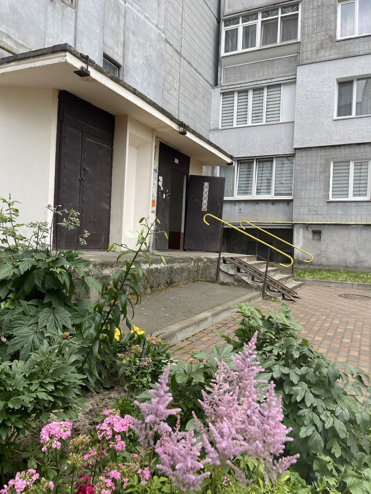 Продаж 2 х кімн квартири 53 м2  центр Вишневевого