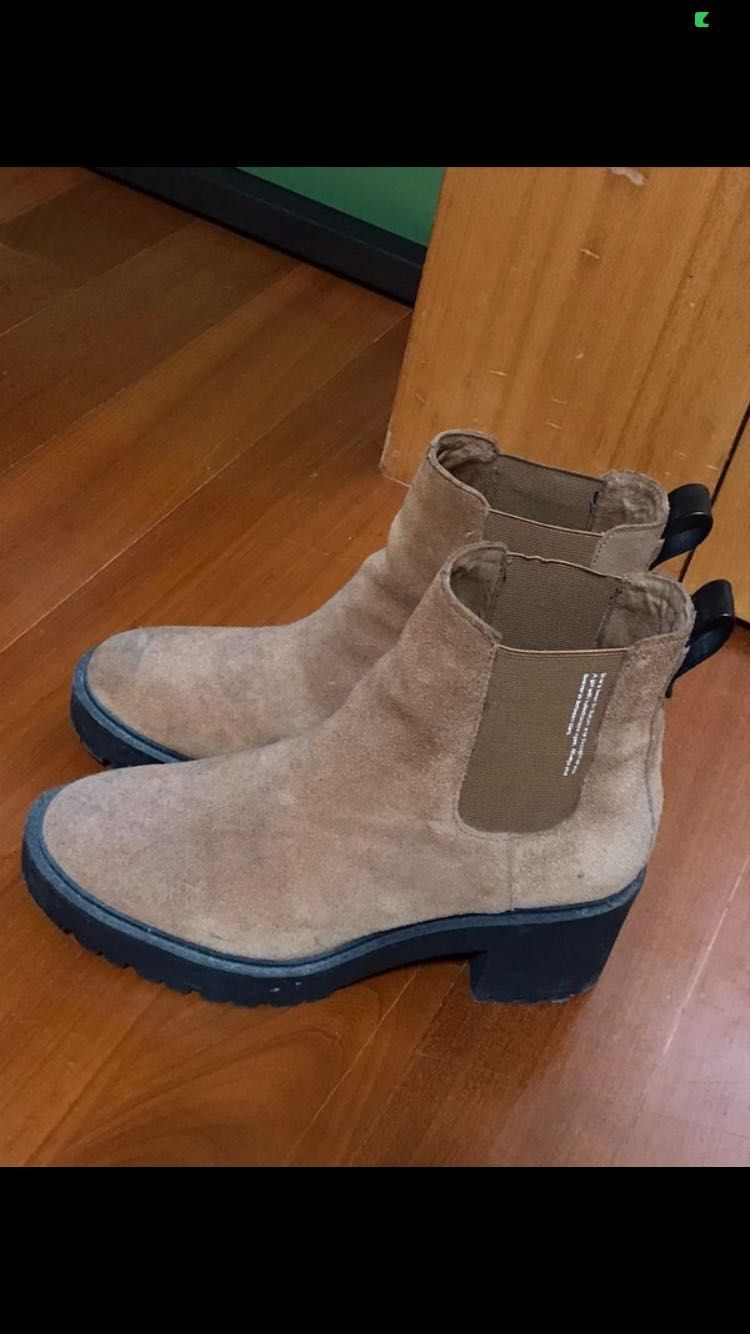 Botins camel da Stradivarius
