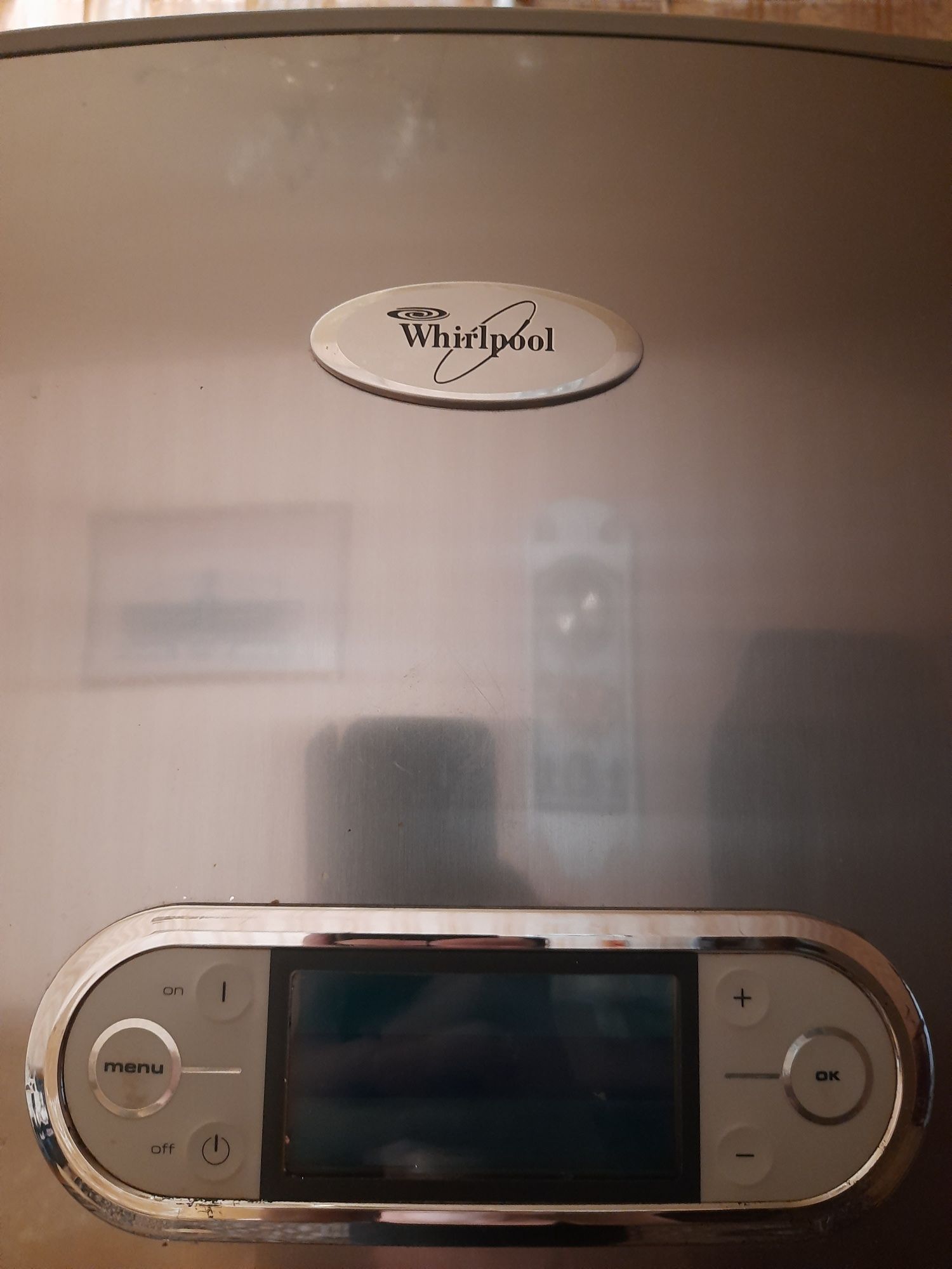 Продаю холодильник whirlpool