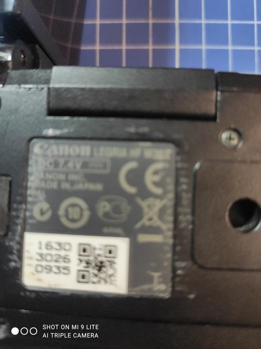 Kamerą Canon Lergia H F M  36