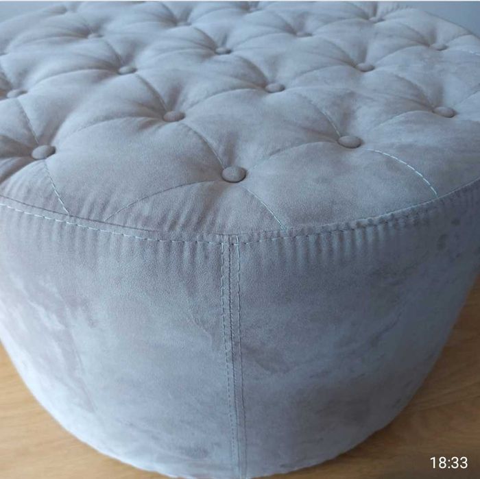 Puf novo- beje em capitoné 90 euros