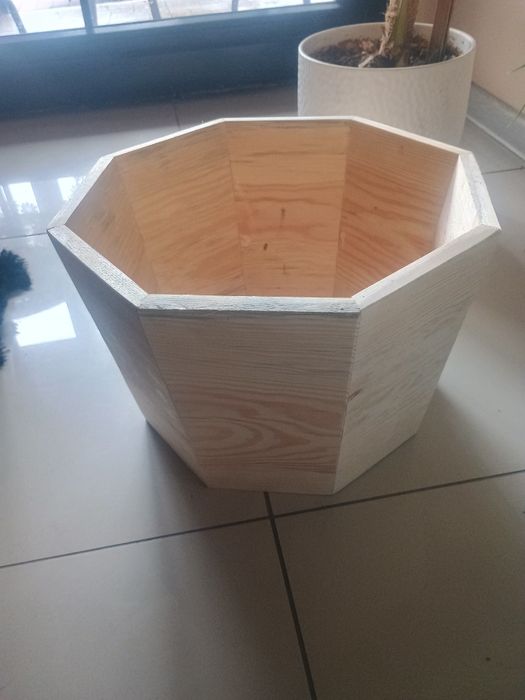 Donica drewniana ośmiokątna ręcznie wykonana