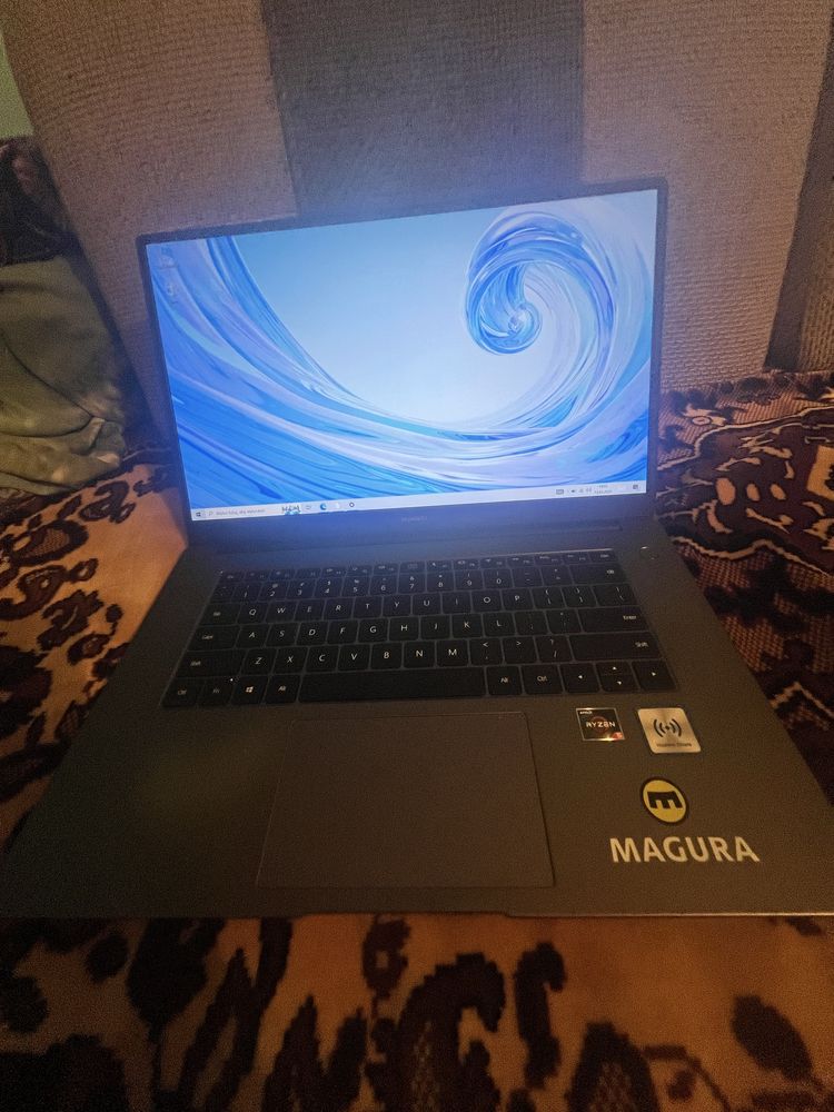 Laptop Huawei d15