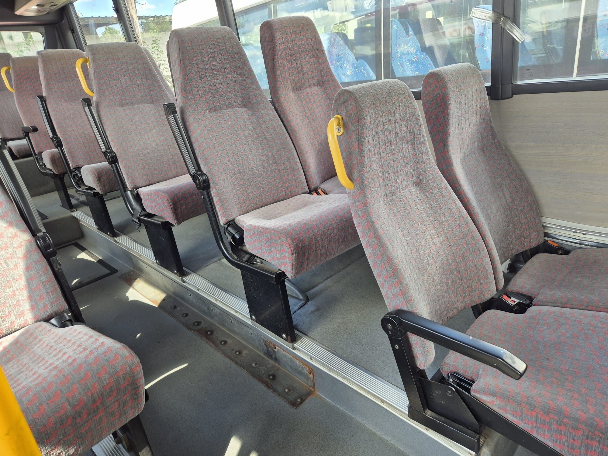 Siedzenia do autobusu za darmo same siedziska i oparcia kilka stelaży