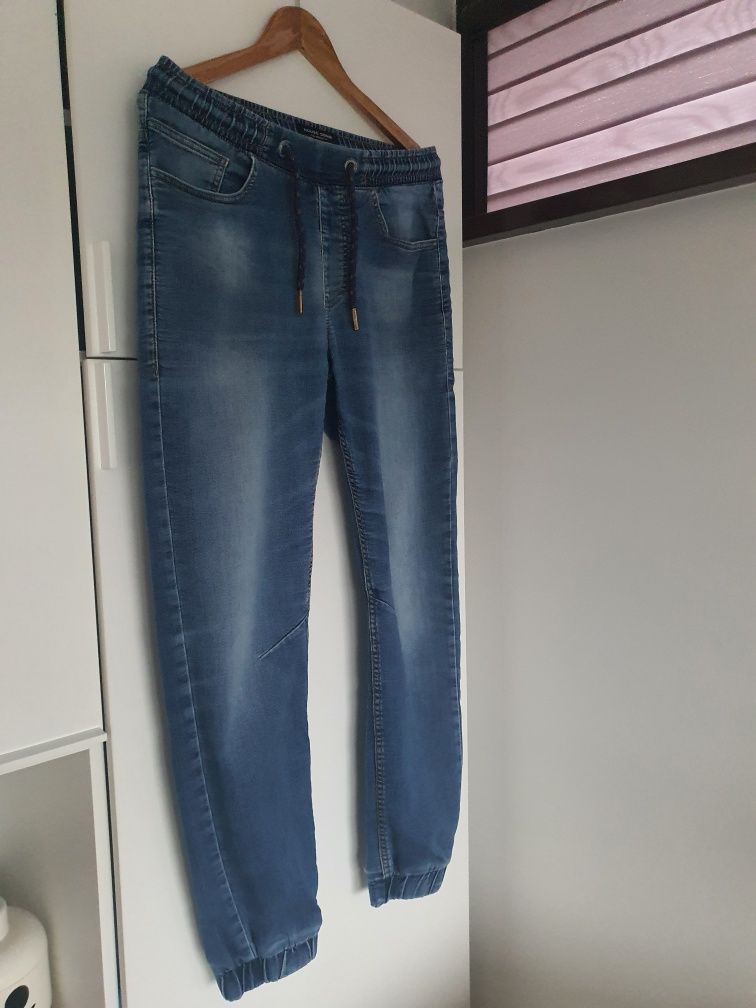 Spodnie chinosy jeans