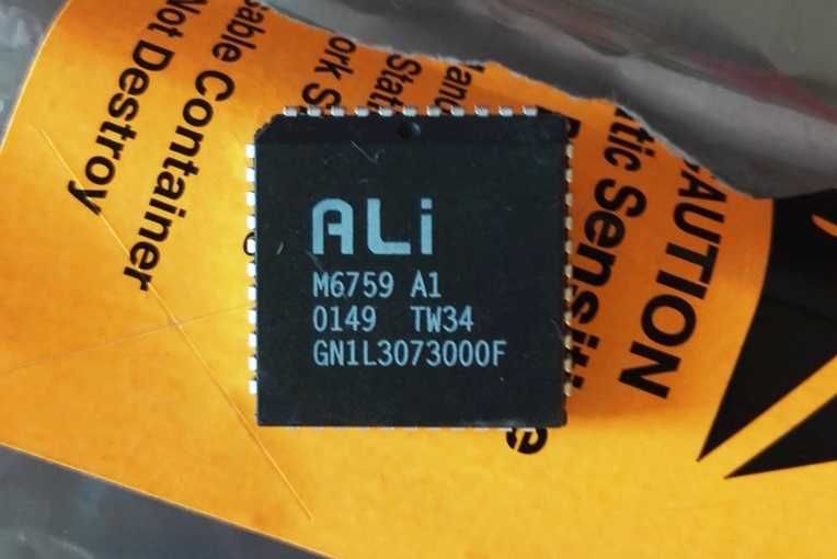 MCU ALi M6759A1 M6759 PLCC-44 PLCC44 + programowanie