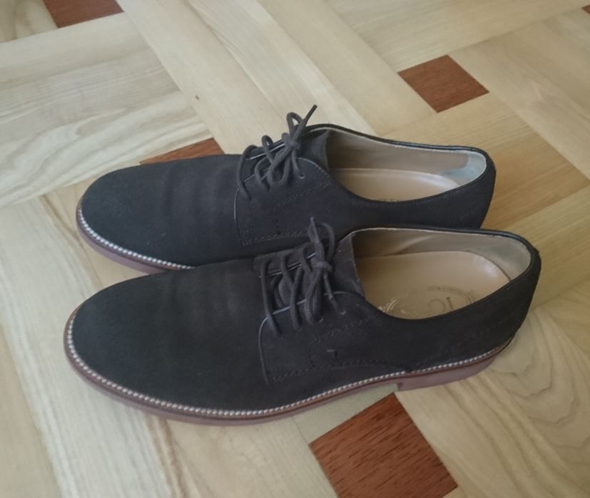 Продам дербі Tod's