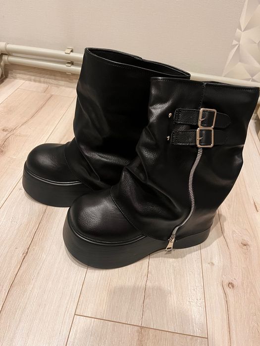 ботинки до колена на платформе, на массивном каблуке 29 размер