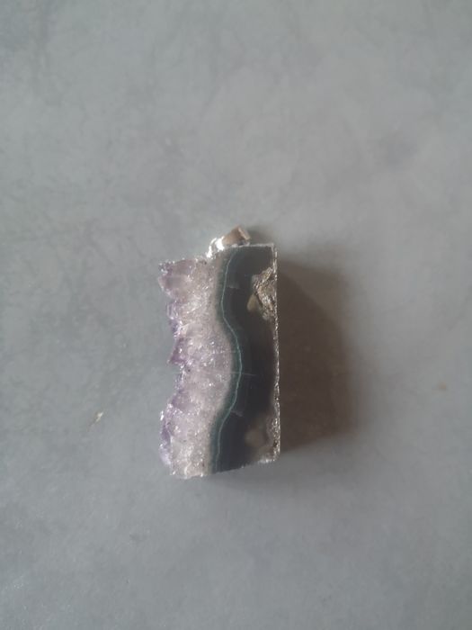 Nowy wisiorek z prawdziwego surowego ametystu