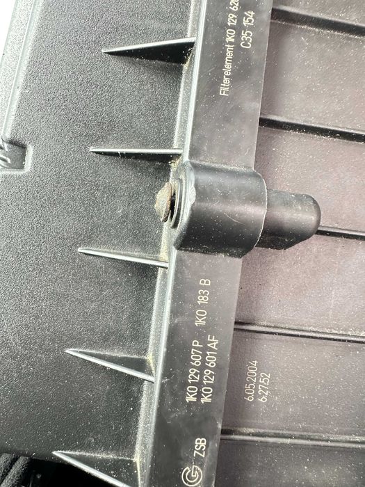 Корпус повітряного фільтра Passat B6 Golf Octavia A5 Touran Caddy