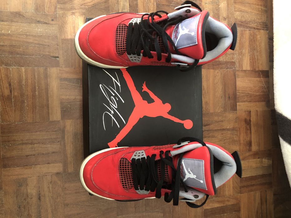Air Jordan 4 Retro vermelho