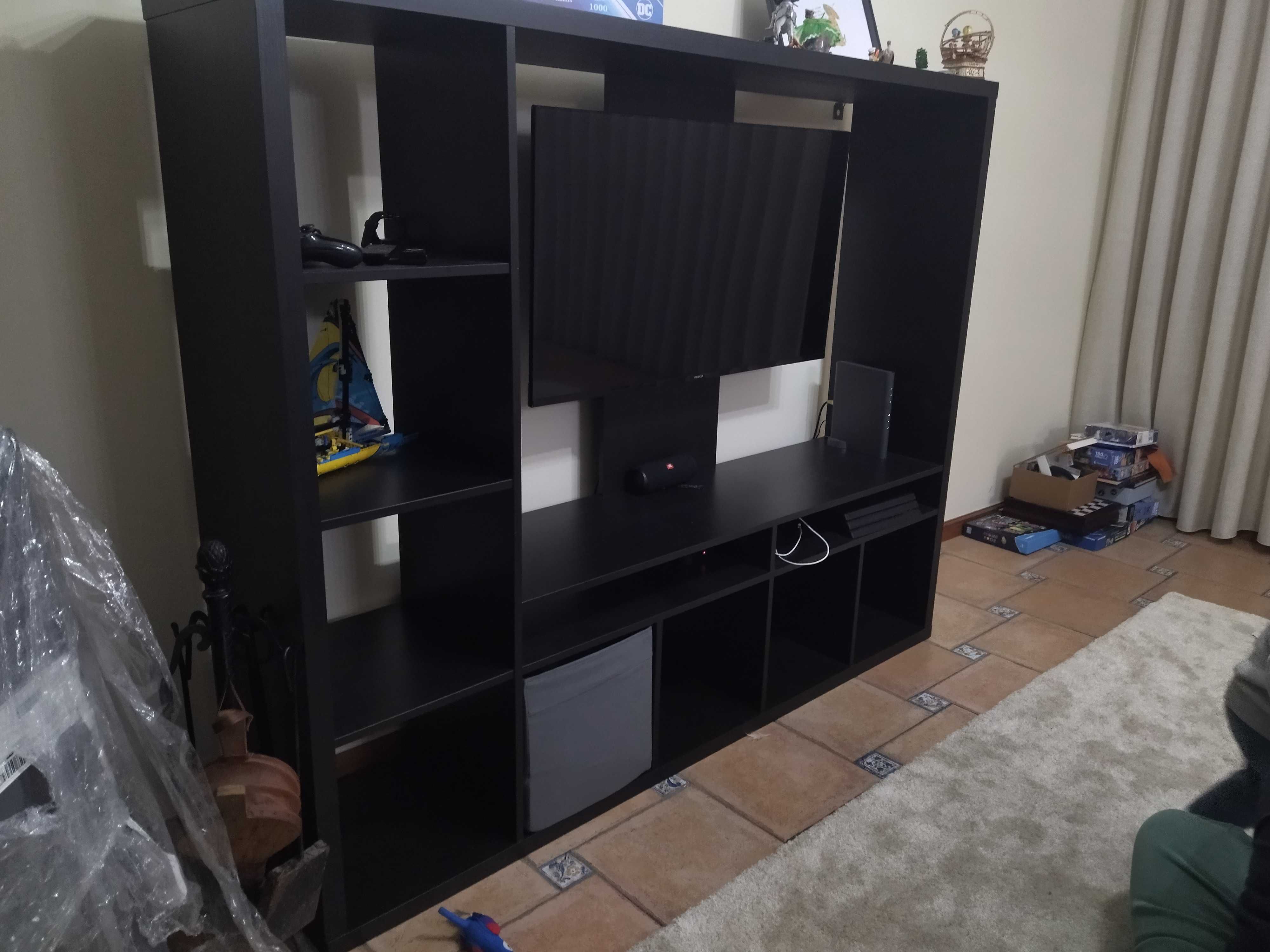 Estou a vender móvel para TV de IKEA "lappland com 4 gavetas novas