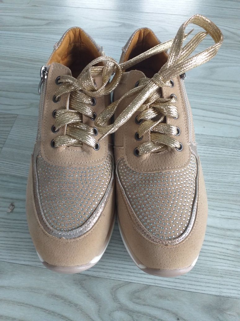 Buty damskie 39 ładne
